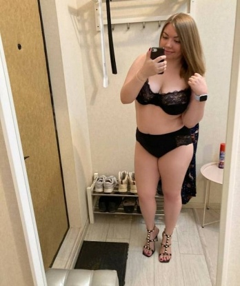 Живу в Москве и готова подарить тебе незабываемые моменты наслаждения. С моим опытом и креативностью мы сможем воплотить в жизнь твои самые яркие фантазии. Уверена, ты найдешь в моем обширном списке услуг то, что именно тебе нужно. Разнообразные эротические массажи, глубокий минет, классический секс, ролевые игры – все это и даже больше тебя ожидает в моем уютном гнездышке. Отличный отзывы от предыдущих клиентов говорят о моей непревзойденной мастерстве и сексуальной привлекательности. Приходи, и я окружу тебя беззаботной атмосферой полного расслабления и наслаждения. 🌹 111, 30 лет