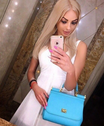 Кокетливая красавица готова побаловать тебя своими шалостями и страстными ласками. Устроим настоящий праздник страсти и удовольствия только для тебя. Ты этого заслуживаешь! 12068, 21 год